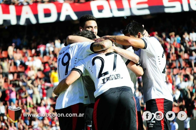 NEWELL'S DERROTÓ AL SABALERO BAJO LA LLUVIA