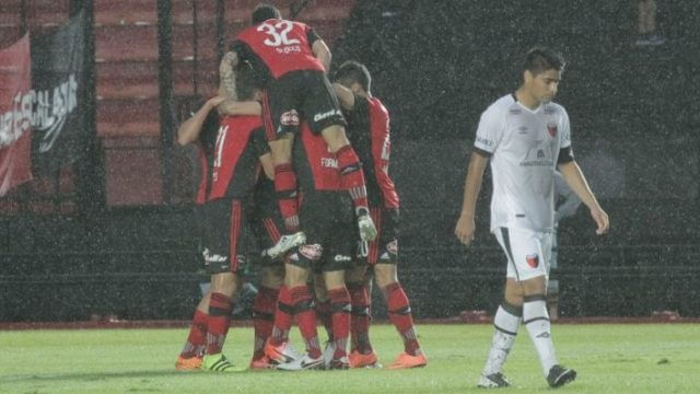 COLÓN JUEGA, PERO NO 
