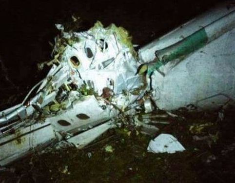Son 75 los muertos al caer un avión en Colombia