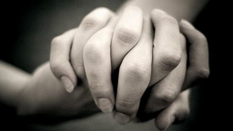 Autorizan a una mujer viuda a casarse con la hija de su esposo