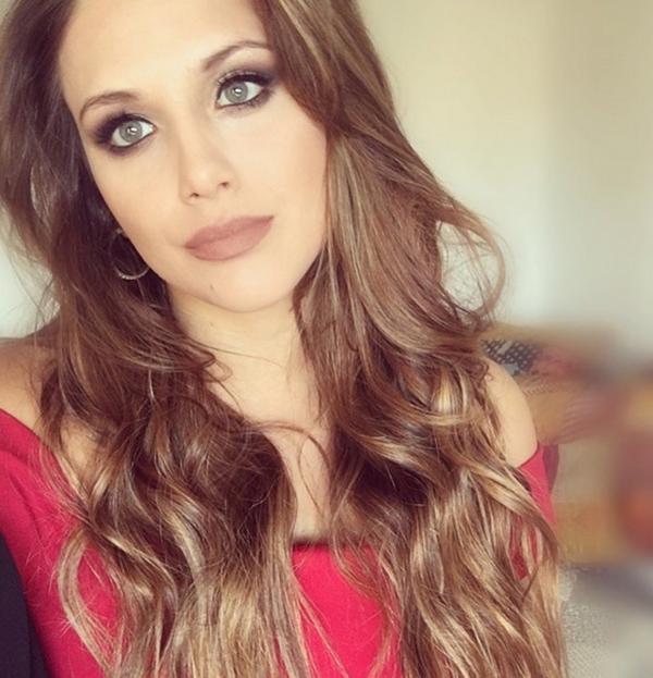BARBI VELEZ SE PASÓ AL BANDO DE LAS RUBIAS