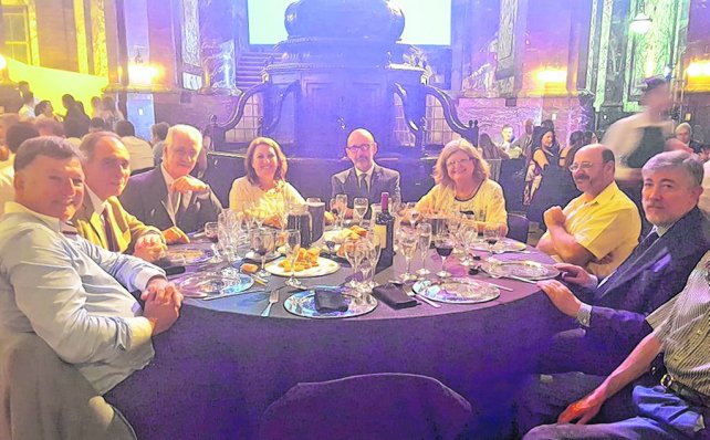 Confirman 104 intoxicados en una cena aniversario de la UNR