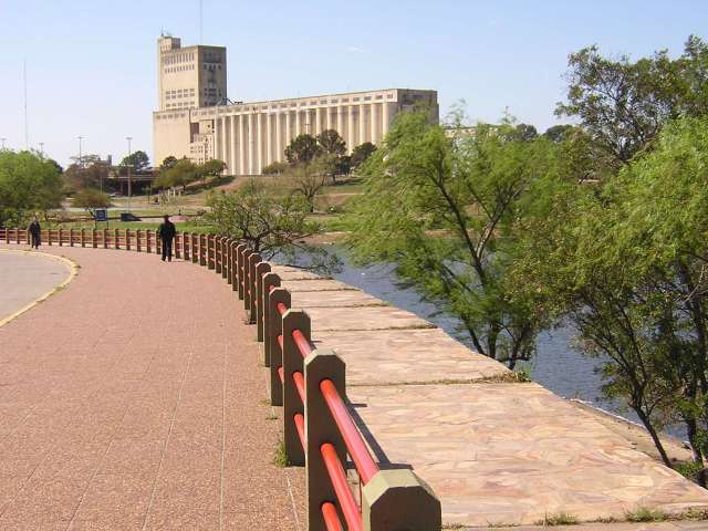 Intentaron violar a una chica en el Parque del Sur