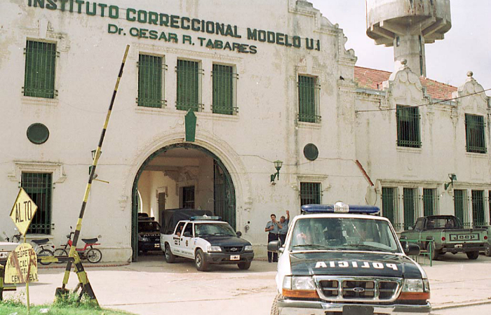 Fueron a la celda a buscar un preso y encontraron un muñeco