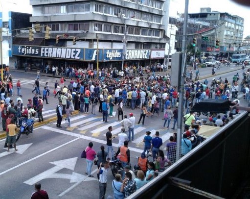 Venezuela: Tres muertos en protestas por la falta de efefctivo