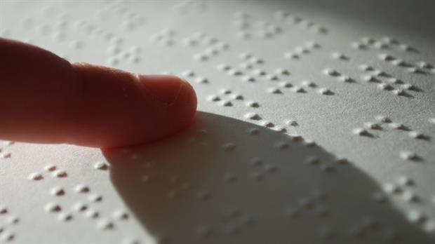 Desarrollaron aplicación que decodifica textos en braille