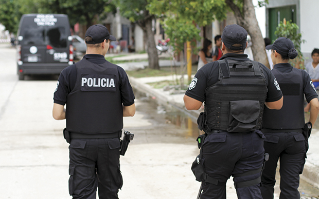 Asesinaron a un joven con varios disparos de escopeta