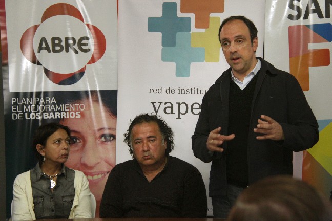 Se firmó el contrato para dar inicio a obras en barrio Yapeyú