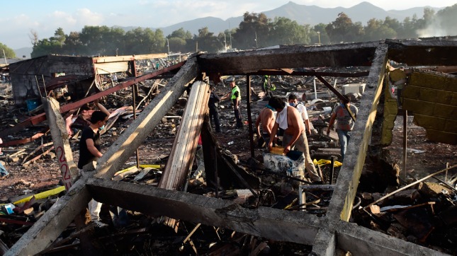36 los muertos por la explosión en la fábrica de pirotecnia