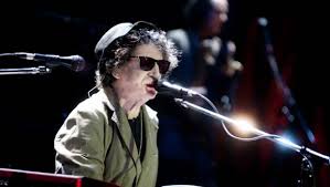 Sigue internado Charly García