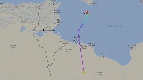 Secuestraron un avión con 118 personas