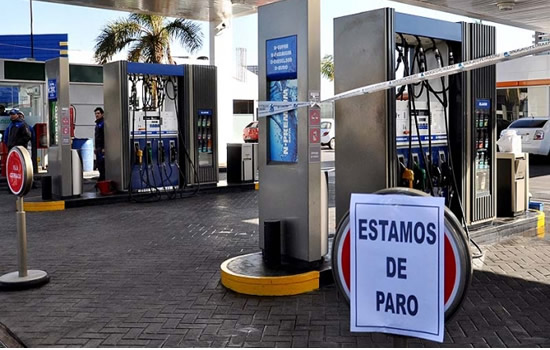 Lanzan paro en estaciones de servicio