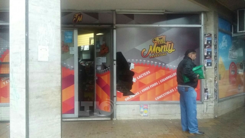Robaron un kiosco en San Jerónimo y Obispo Gelabert