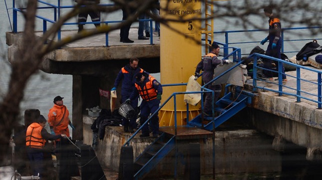 Rusia encuentra restos del Tu-154 y descarta un atentado