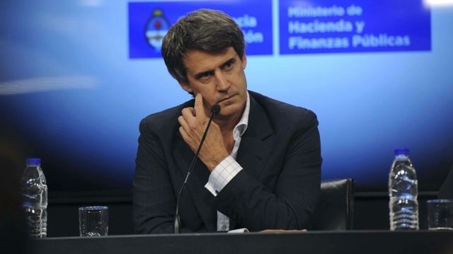Prat Gay se reúne hoy con su sucesor Nicolás Dujovne 