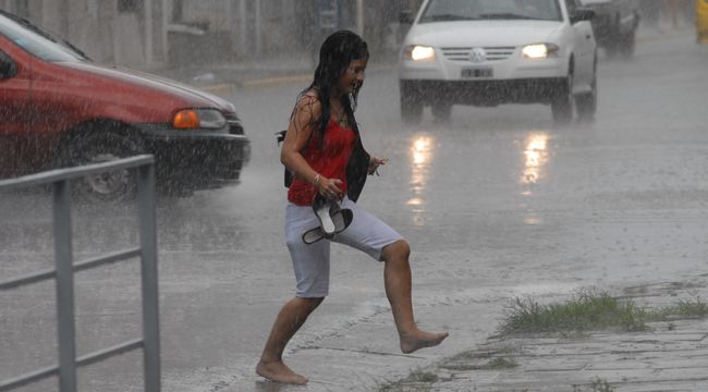 Rige un alerta por tormentas fuertes