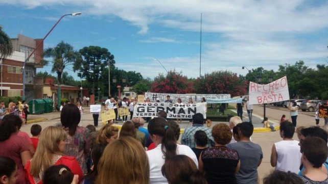 Recreo marchó en pedido de seguridad y justicia por Germán