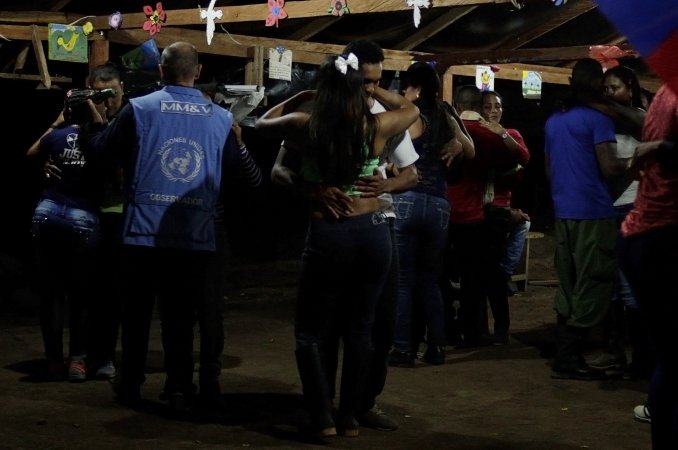 Polémica por una fiesta de las FARC con agentes de la ONU