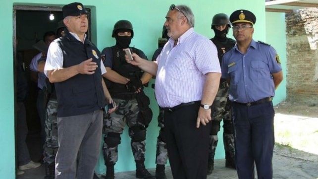Iniciaron causa penal contra el gobernador de Corrientes