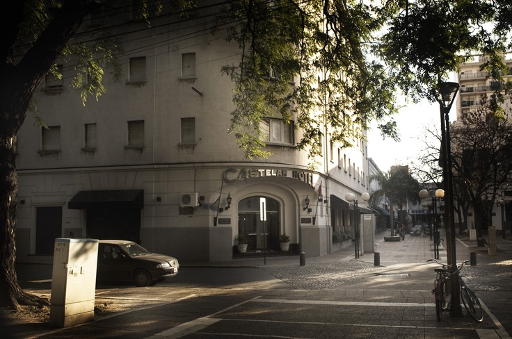 Robó un hotel y un comercio en pleno centro