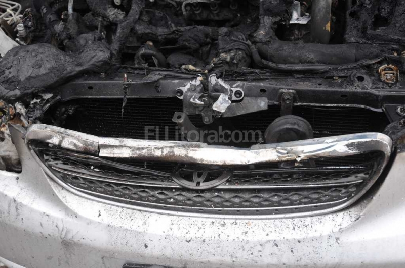 Sexto auto incendiado en lo que va de 2017