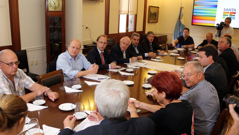Lifschitz recibió a productores de la Carsfe afectados 