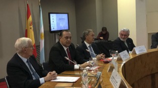 Argentina firma convenio para lanzar el Congreso de la Lengua