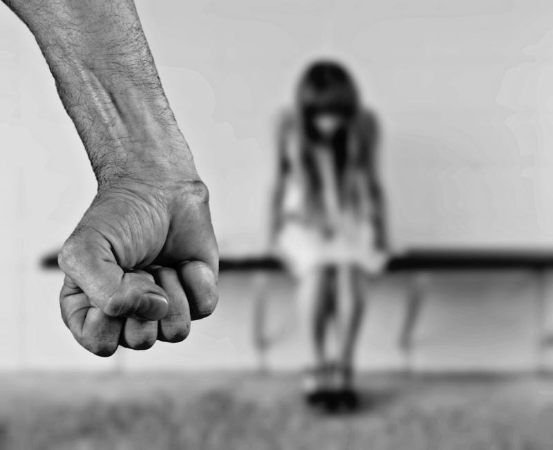 Acusado de haber violado a su hija sufrió una paliza en la cárcel