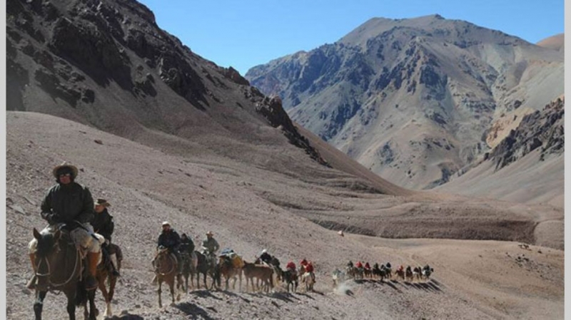 Más de 600 militares argentinos y chilenos recrean el Cruce de Los Andes