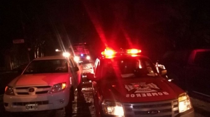 Una mujer y sus dos hijas murieron por la caída de un árbol