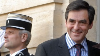 La esposa de Fillon ganó 500.000 euros como 
