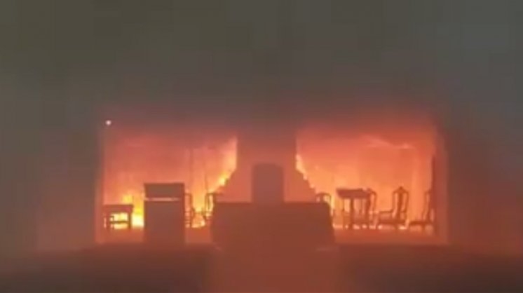 Importante incendio en la Catedral de San Nicolás