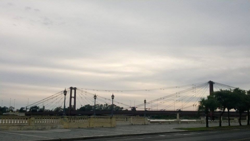 Lunes con algunas nubes sobre la ciudad