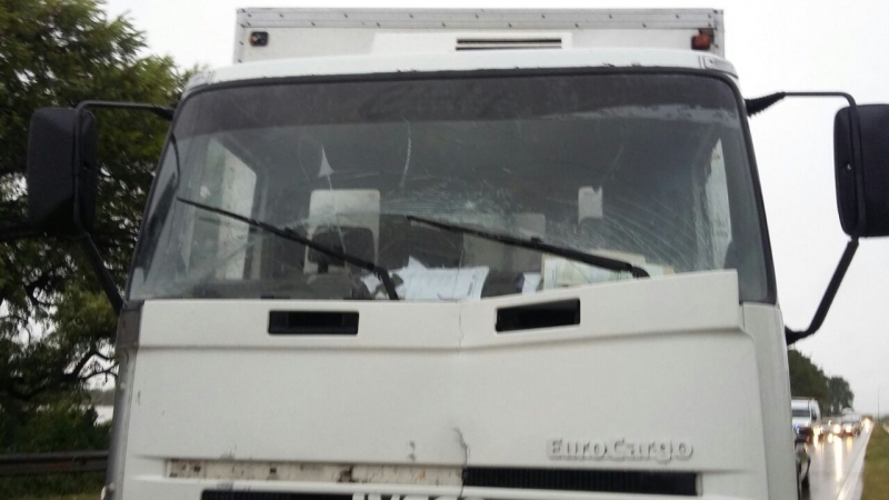 Accidente circunvalación oeste entre dos camiones