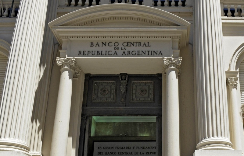 Trabajadores bancarios exigen el pago del aumento acordado
