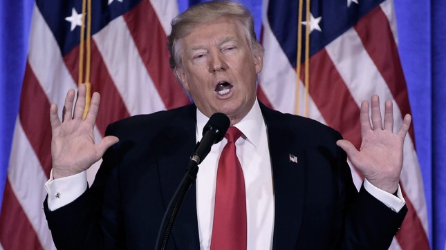 Primer revés para Trump: un juez suspendió el veto migratorio