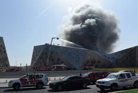 Se incendió la casa de ópera de Kuwait, recién inaugurada