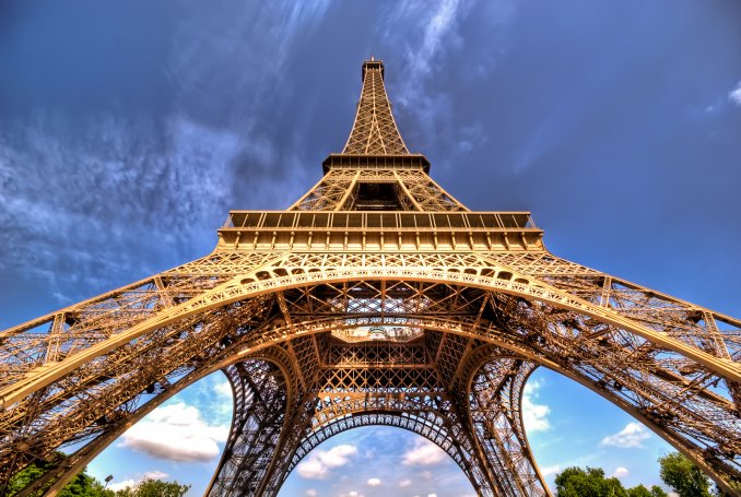 Blindan la Torre Eiffel para evitar un atentado terrorista