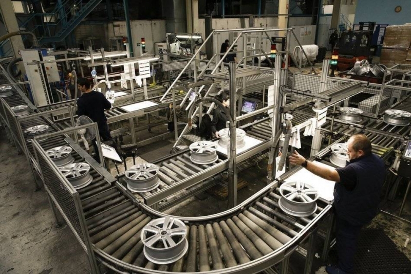 Cerró la última fábrica de llantas que quedaba en el país
