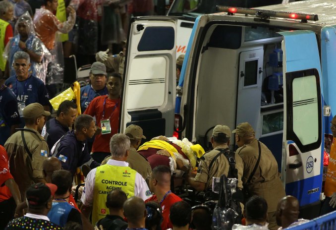 Al menos 8 heridos tras el despiste de una carroza en el carnaval de Rio