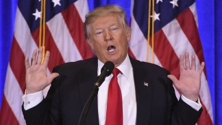 Trump aumentará el presupuesto para los militares e insistirá en decretos antiinmigrantes