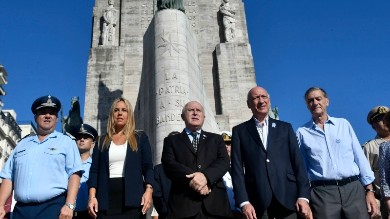 Acto por el 205º aniversario de la creación de la Bandera