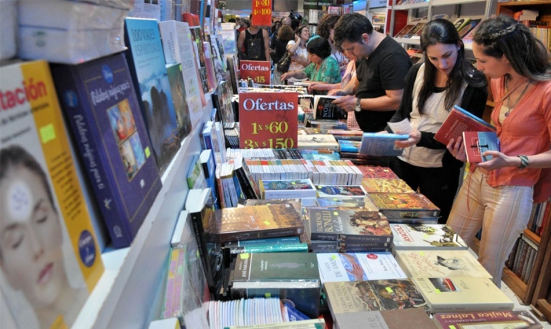 Suba del 20 y 30 por ciento para los libros de texto