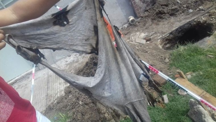 Sufrió una descarga eléctrica y se prendió fuego