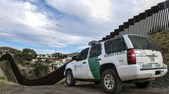 El precio para pasar la frontera desde México ilegalmente subió 130%