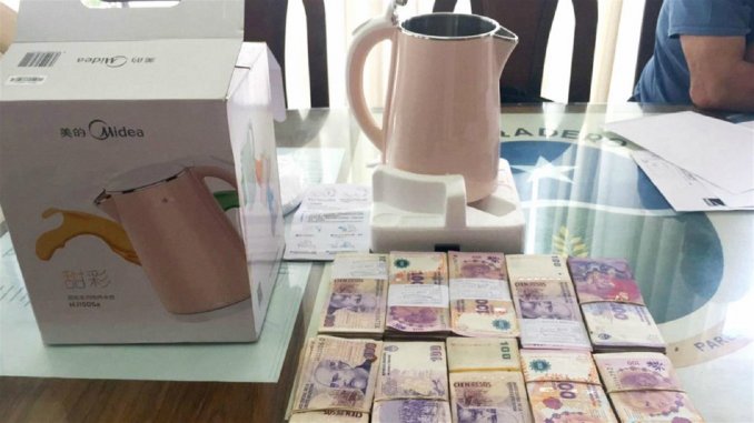 Un comerciante chino intentó sobornar a una intendenta
