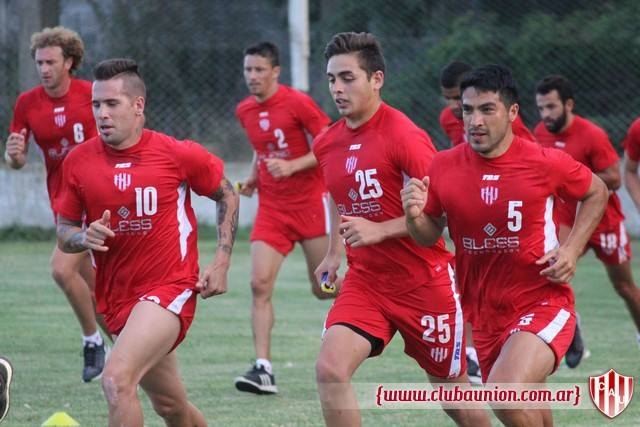 UNIÓN: ACEVEDO YA SE ENTRENÓ A LA PAR DEL PLANTEL