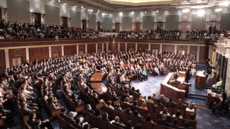 La polémica reforma de salud de Trump avanza en el Congreso