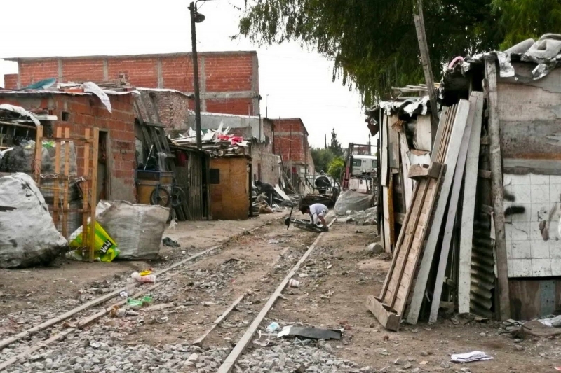 La pobreza subió al 33% en el primer año de Macri