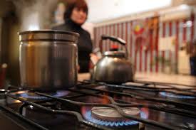 Fijan topes de aumento de entre 300 y 500% para la factura de gas